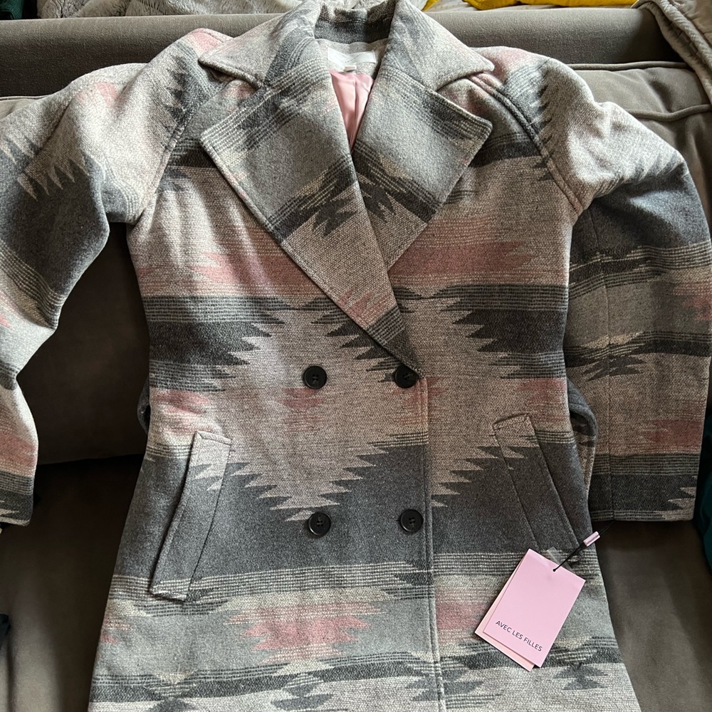 NWT AVEC LES FILLES AZTEC PRINT BELTED COAT!